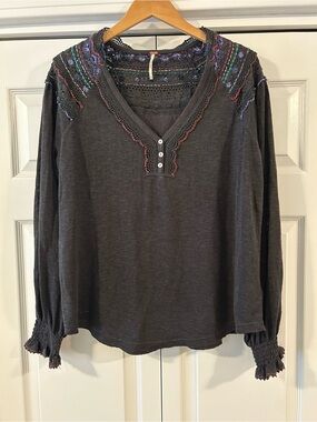 Free People Embroidered V‑Neck Long Sleeve Top in Dark Gray - Medium
